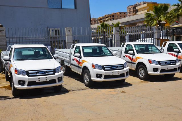 صور : غبور تقدم 20 سيارة JMC بيك أب لصالح الدولة