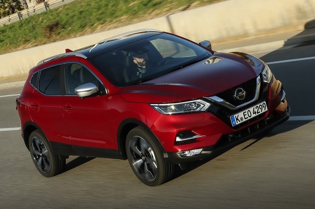 جرب سيارة نيسان قشقاي من المنزل