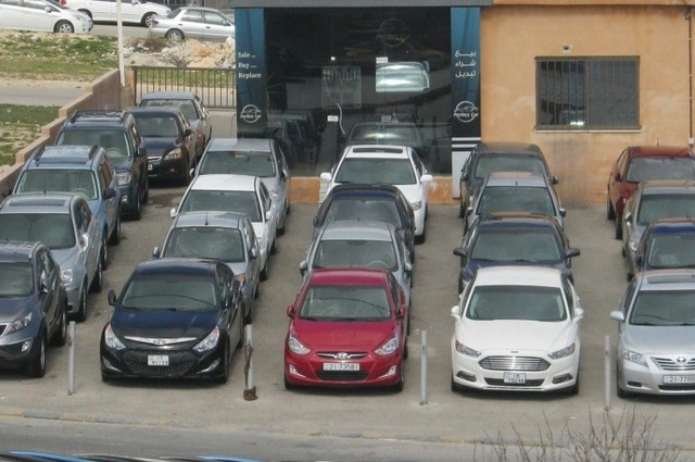 محافظ القاهرة يفتح الطريق لترخيص معارض السيارات