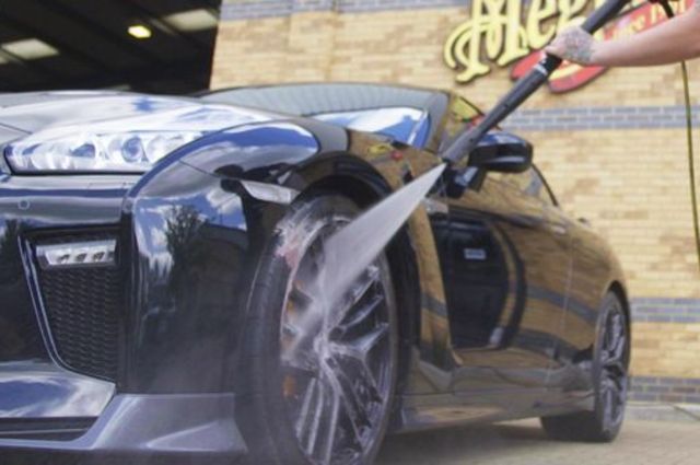 نصائح حول كيفية تعقيم سيارتك 