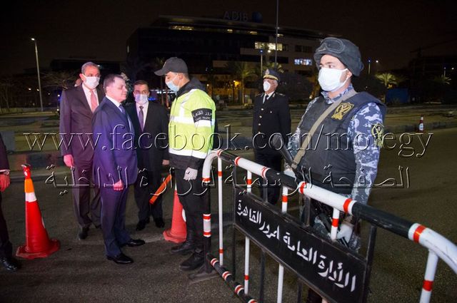 جولة لوزير الداخلية للتأكد من تطبيق حظر التجول