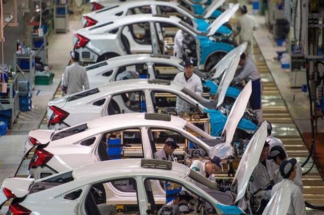 وزارة الصناعة تؤكد أن الشركات العالمية طالبت باستراتيجية السيارات