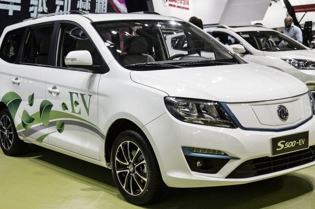 مصر تحاول اعادة التفاوض لتصنيع سيارة كهربائية صينية