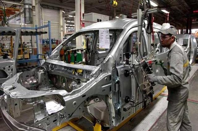 رئيس الجمهورية يوجه بالبدء في تجهيز استراتيجية السيارات للتطبيق