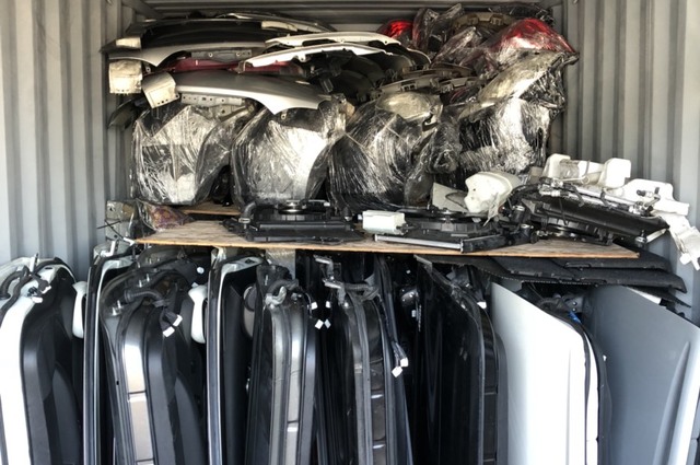 ضبط تهريب قطع غيار سيارات و730 مخالفة مرور في يوم واحد