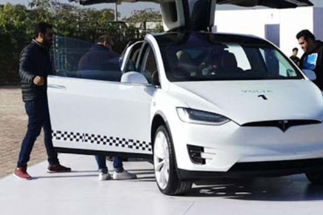 مزايا تحويل التاكسيات العادية الي كهربائية