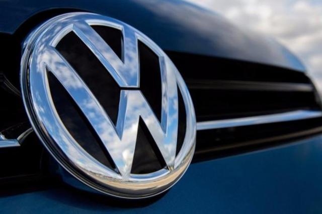 بعد اعلان الضرائب الجديدة . . فولكس فاجن تعيد التفكير في خطة التصنيع بمصر