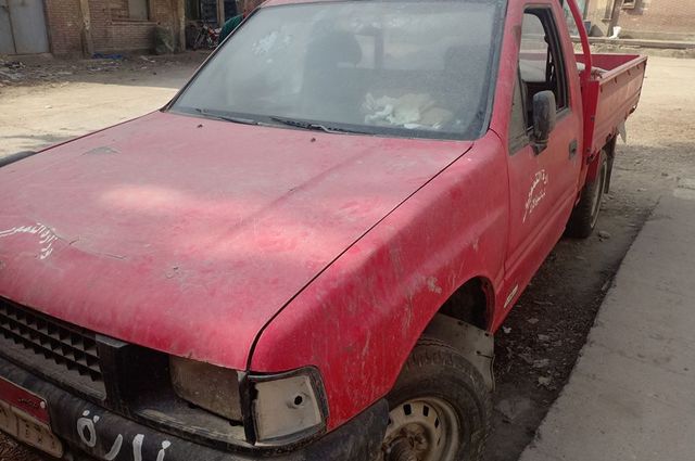 سيارات نقل وقطع غيار في مزاد جديد