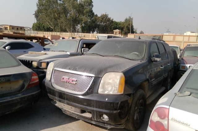 بالصور : اهم السيارات في مزاد جمرك مطار القاهرة 