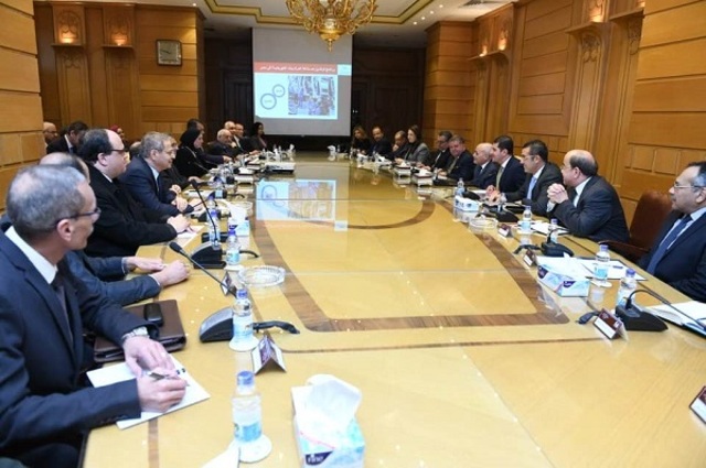 اجتماع وزاري حول السيارات الكهربائية وصناعتها