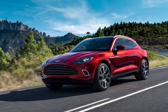 أستون مارتن DBX متاحة لراغبي الحجز في مصر