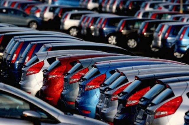 المركزي يرفع الحد الأقصي لقروض السيارات في مصر الي 50%