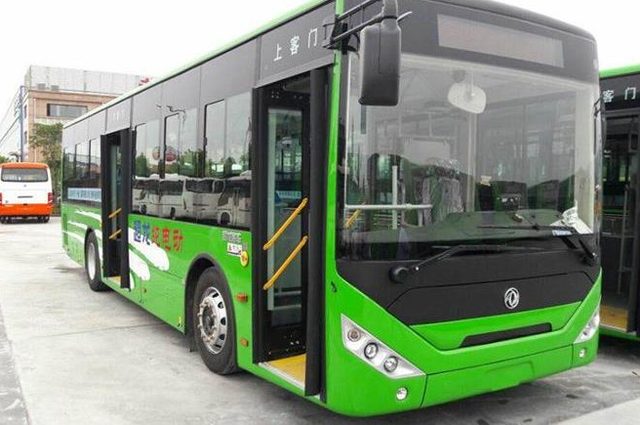 أول أتوبيس كهربائي يعمل في القاهرة 