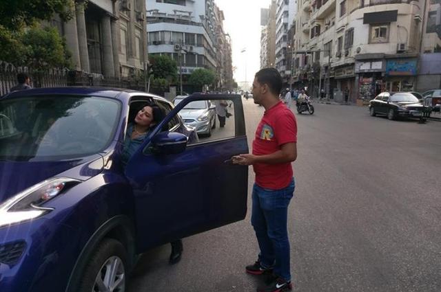 أحياء في القاهرة تطالب بالابلاغ عن أي سايس بدون ترخيص 