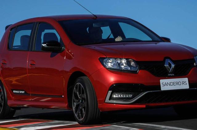 تخفيضات في أسعار رينو سانديرو وستب واي في مصر 