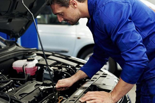 خدمات الطواريء لصيانة السيارات في الاجازات تخص التوكيلات فقط