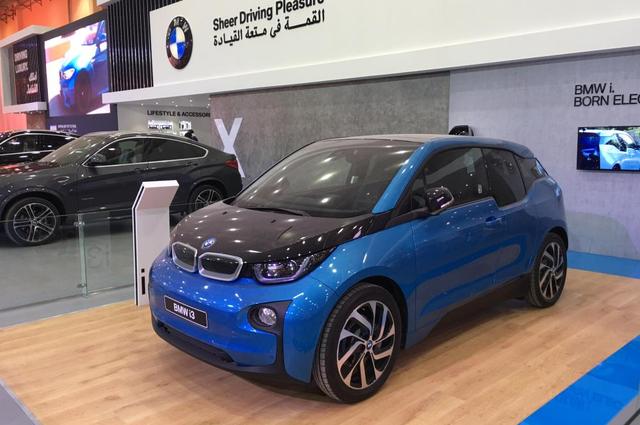 أول مسيرة للسيارات الكهربائية في مصر 