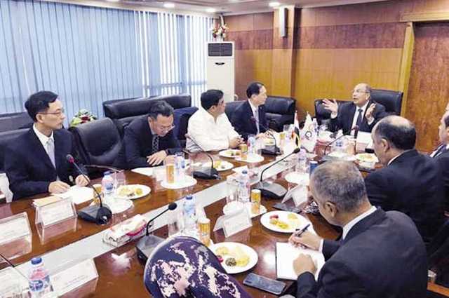 وفد صيني يبحث صناعة السيارات الكهربائية في مصر 