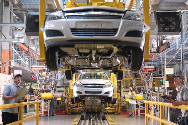 استغلال فائض الانتاج الحربي في تصنيع سيارات بمصر