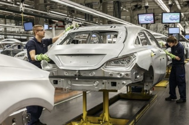 انتشار أخبار حول اتفاق لتصنيع سيارة كاملة بمصر