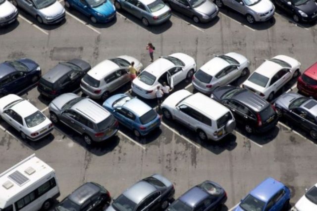 مجلس الوزراء يؤكد عدم صحة فرض رسوم تنمية 30% على السيارات