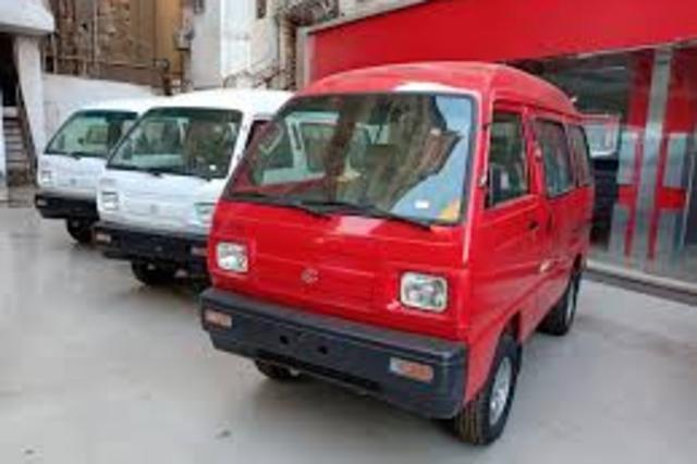 احلال التكاتك يواجه صعوبات بسبب أسعار السيارات الفان وقلتها