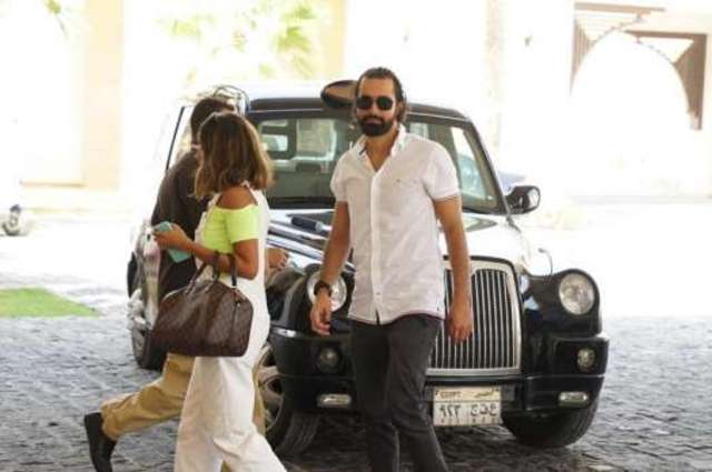 تاكسي لندن ينقل زوار مهرجان الجونة في مصر