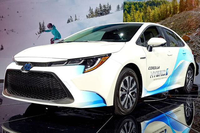 تويوتا كورولا هايبرد في مصر بداية من 650 ألف جنيه