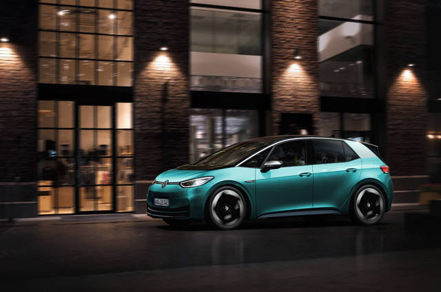 سوق السيارات يتجه الي الكهربائية والدليل فرانكفورت 