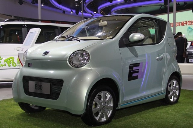 مصر تفاوض دونجفينج الصينية لتصنيع السيارات الكهربائية