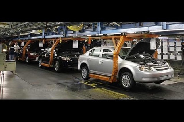 تأكيد على أن التصنيع المحلي للسيارات لا يقل جودة عن الصناعة العالمية 