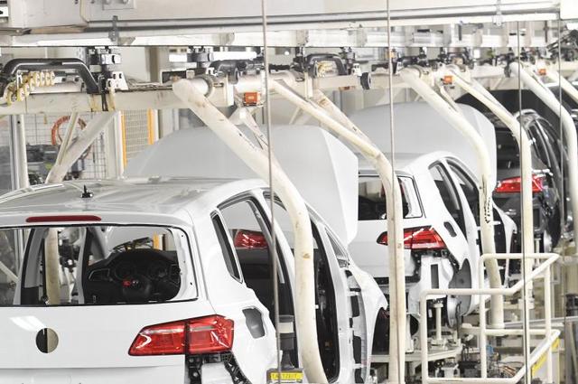 توقيع مرتقب على اتفاق لاقامة مصنع سيارات كهربائية بمصر