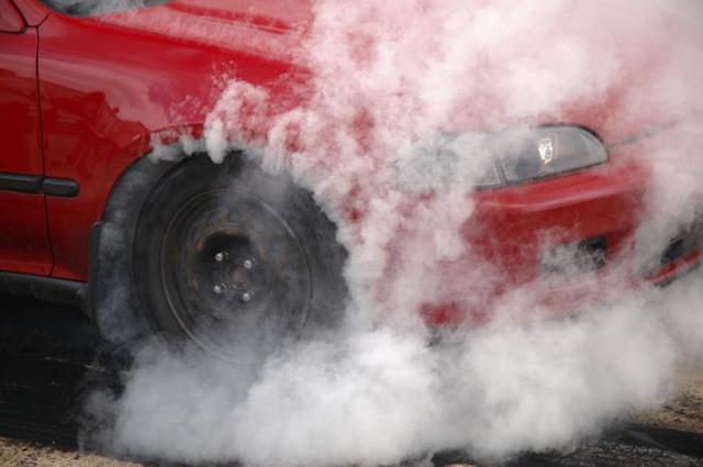 كيف تتصرف في حالة ارتفاع حرارة المحرك ؟