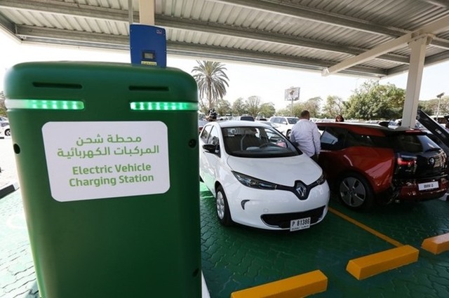 خبير : توقعات بتفوق مبيعات السيارات الكهربائية على العادية في مصر في 2023