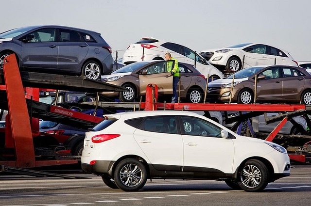 التوكيلات تقدم فارق الاسعار للتجار في صورة سيارات جديدة 