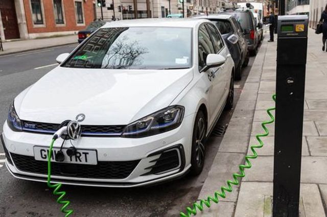 تعرفوا على تسعيرة التأمين الاجباري على السيارات والدراجات الكهربائية في مصر