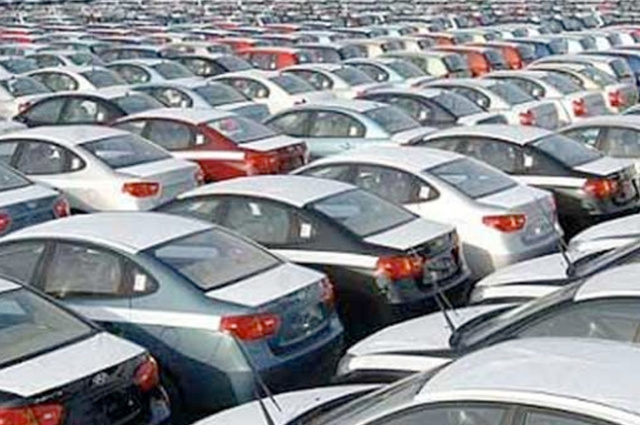 تجار السيارات يتحولون لبيع السيارات فوق 300 ألف جنيه 