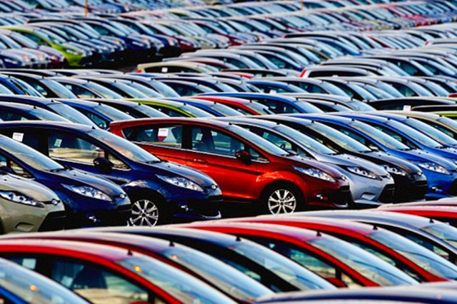 718 سيارة ملاكي بقيمة 127 مليون جنيه تدخل مصر في مايو من السويس