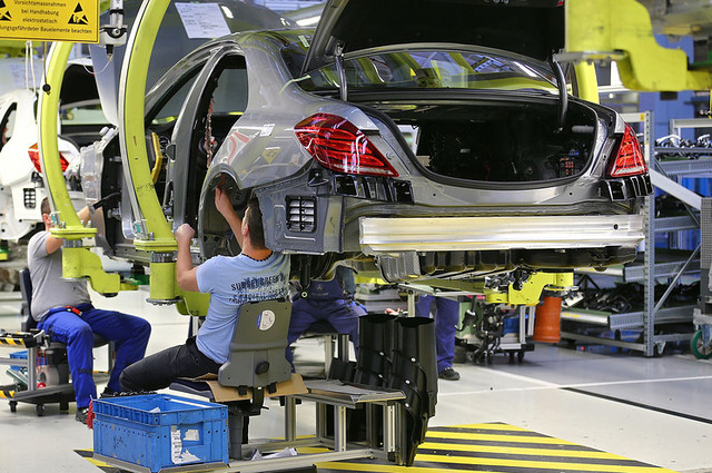 الحكومة المصرية تركز على تحويل مصر كمركز لتصدير السيارات 