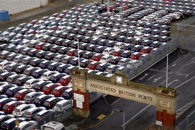 لعبة الكراسي الموسيقية بين السيارات المستوردة والمحلية تحسم للمستوردة