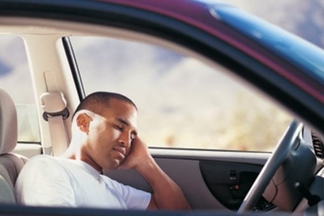 قبل الصيام . . كيف تقود سيارتك بشكل آمن في رمضان ؟ 