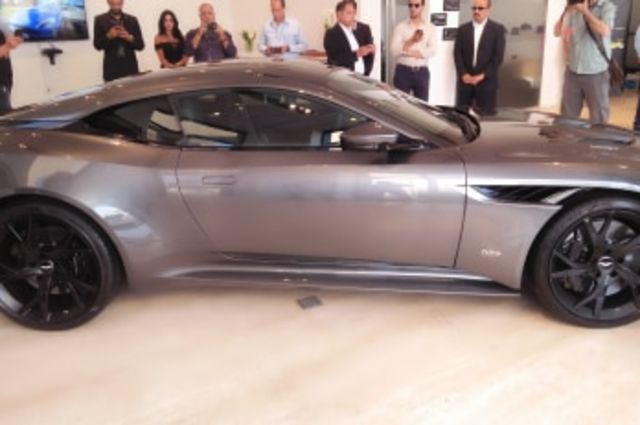 أستون مارتن DBS الجديدة كلياً في مصر بسعر 8.5 مليون جنيه