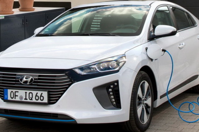 دراسة مصرية تؤكد انخفاض نسب انبعاثات الكربون في سيارات الهايبرد 40%