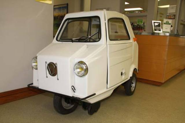 تعرفوا على أكوما ميني كوميتيس . . أغرب سيارة صغيرة في مصر