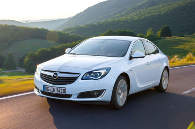 تواصل عروض المنصور على سيارات شيفروليه وأوبل المستعملة 