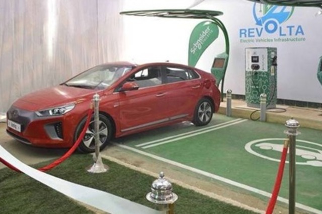 توسع محطات شحن السيارات الكهربائية في مصر الي الاردن