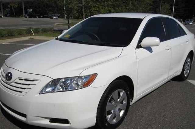 مطالبات بمنع المسئولين من استخدام أكثر من سيارة في مصر