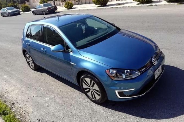 تعرفوا على مزايا سيارة فولكس فاجن جولف 2016 الكهربائية في مصر