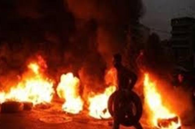 خلافات زوجية تشعل النار في 3 سيارات في الاسكندرية