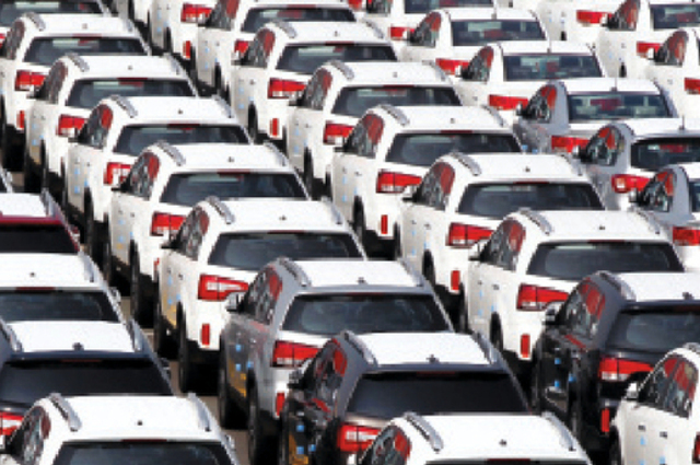 مبيعات محدودة في سوق السيارات وسط توقعات بانخفاضات محدودة جديدة